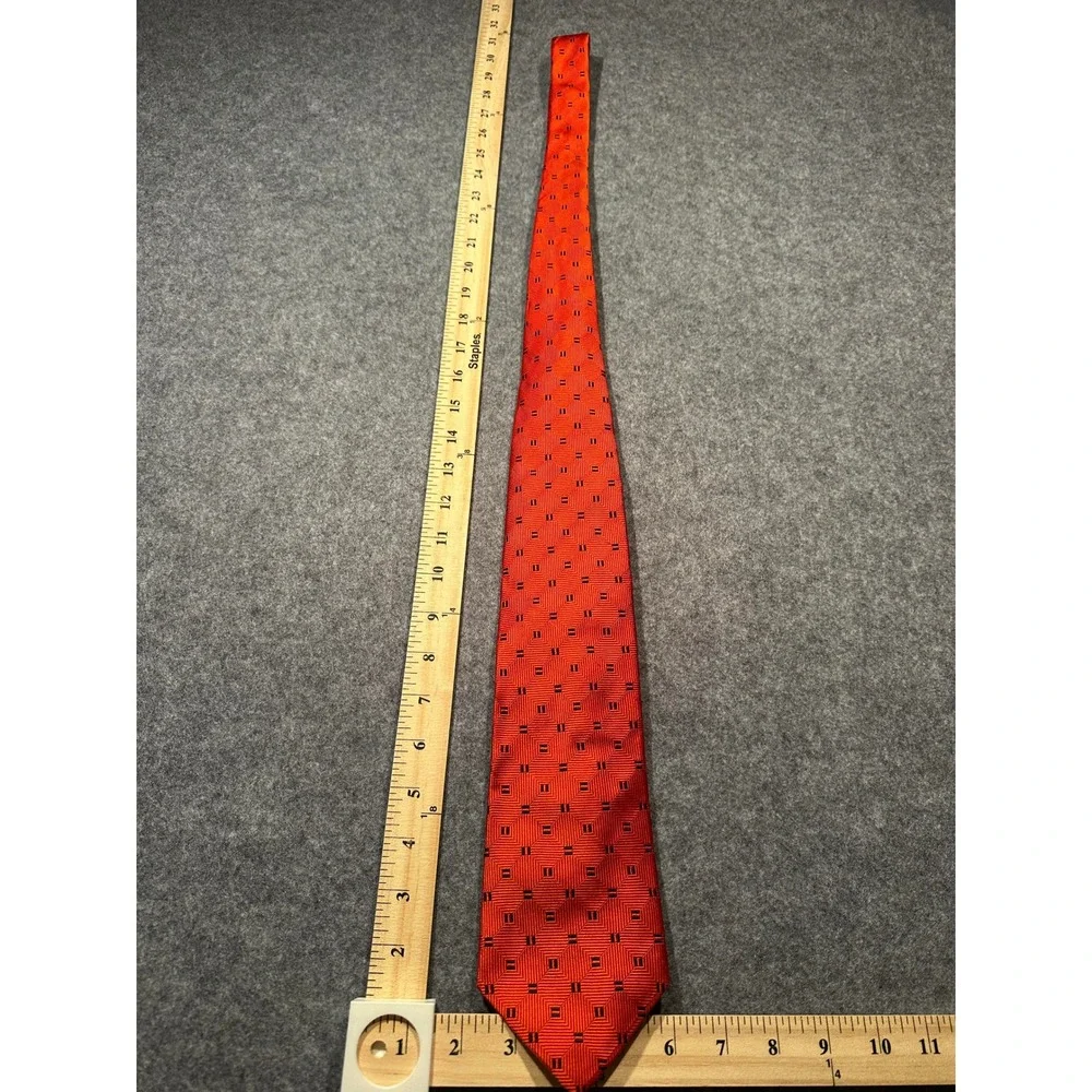 Brooks Brothers Basics Mens Silk Tie Red Geometric Navy Dot Made in USA RN 99458